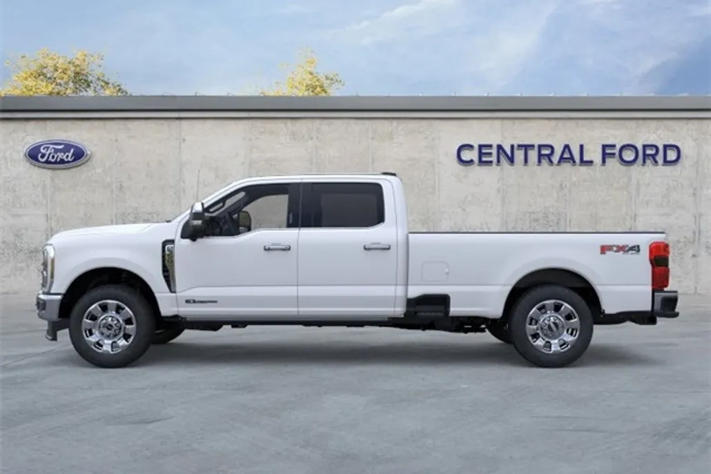 2025 Ford F-350 Lariat photo 1
