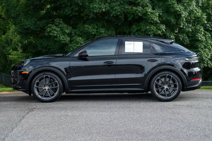 2024 Porsche Cayenne Turbo GT photo 1