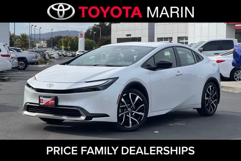 2026 Toyota Prius Plug-in Hybrid XSE photo 1