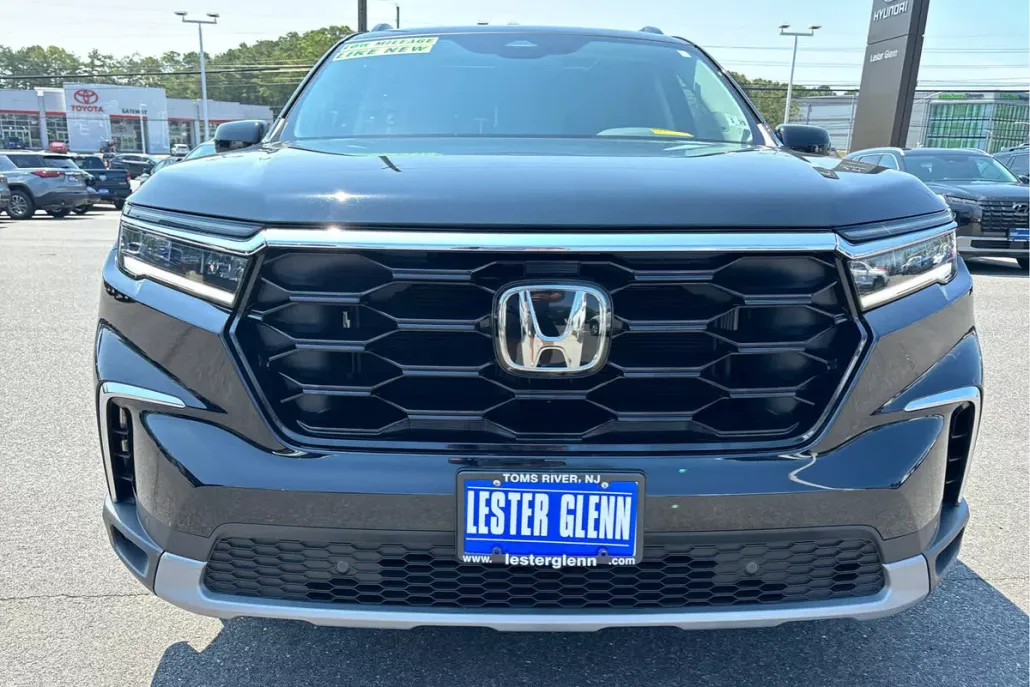 2024 Honda Pilot Touring photo 1
