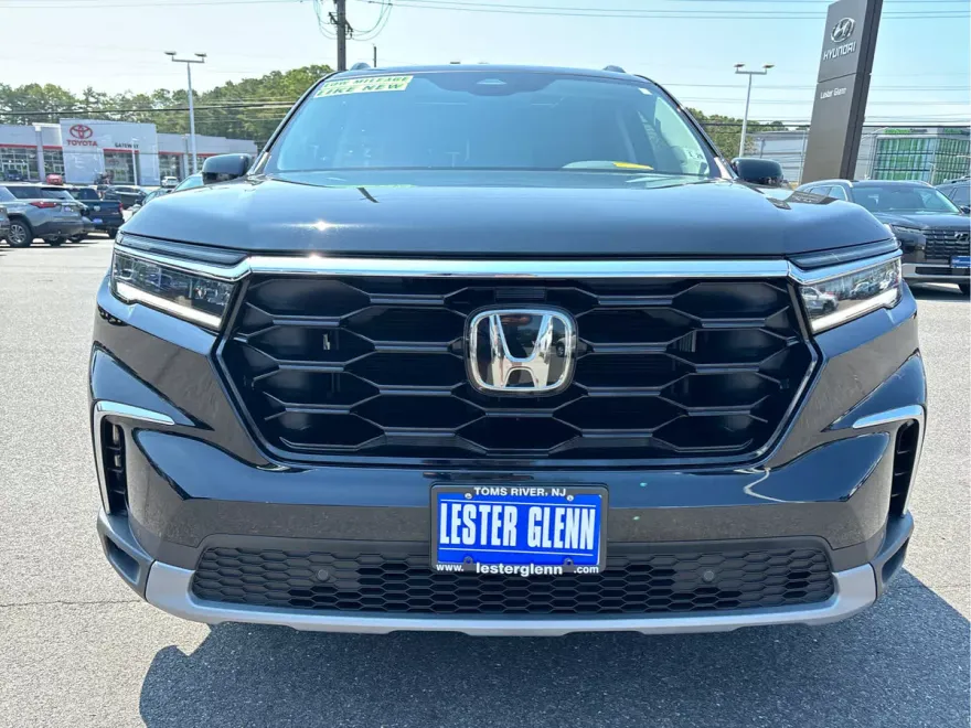 2024 Honda Pilot Touring photo 1