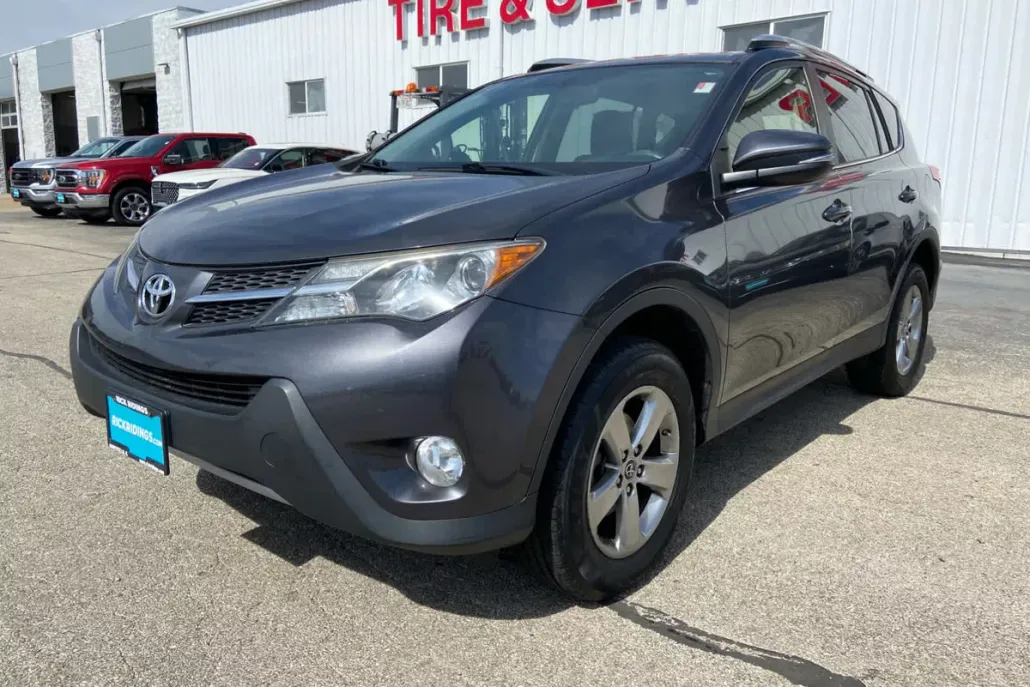 2015 Toyota RAV4 XLE photo 1