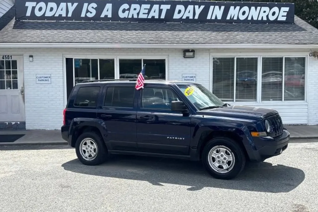 2014 Jeep Patriot Latitude Sport photo 1