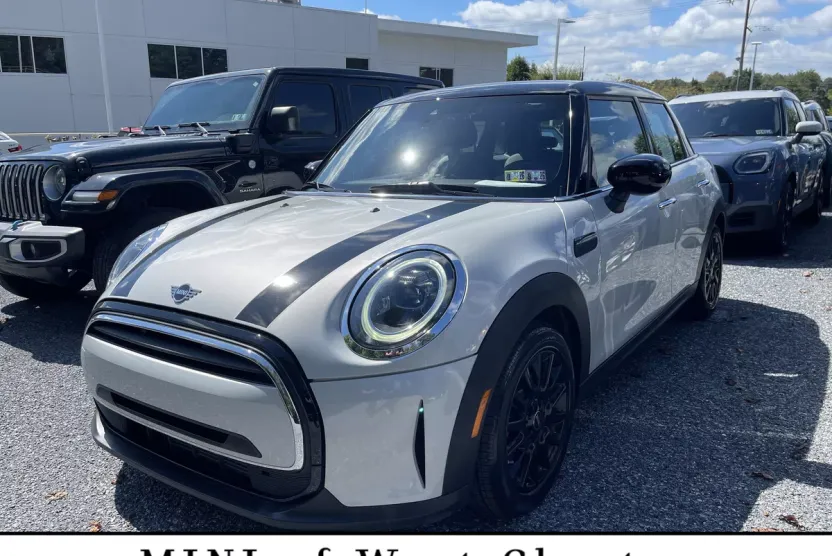 2022 Mini Cooper Hardtop 4 Door Signature photo 1