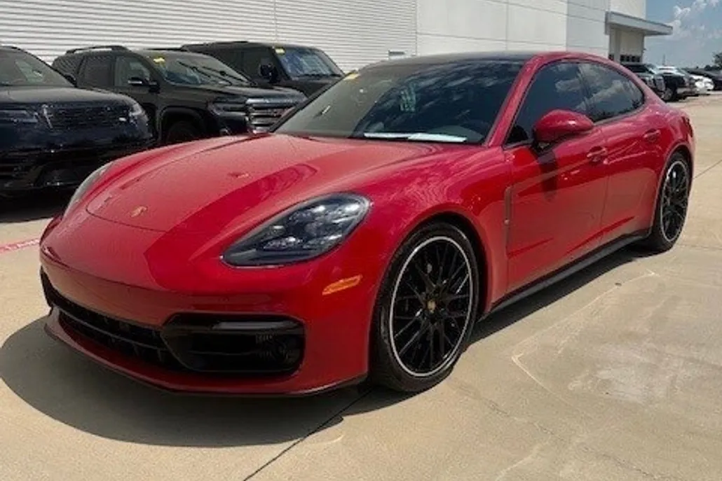2023 Porsche Panamera Platinum photo 1