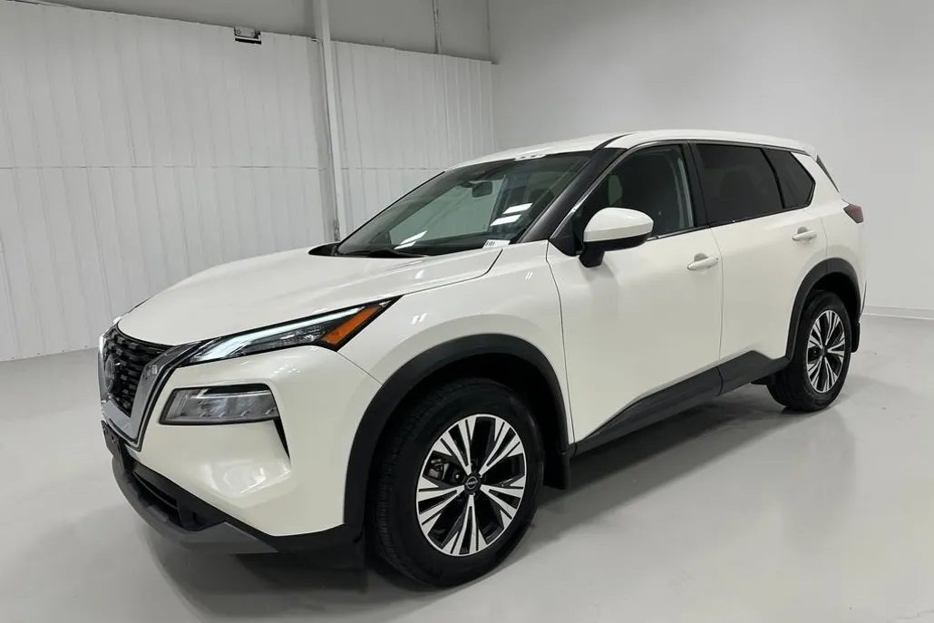 2023 Nissan Rogue SV photo 1