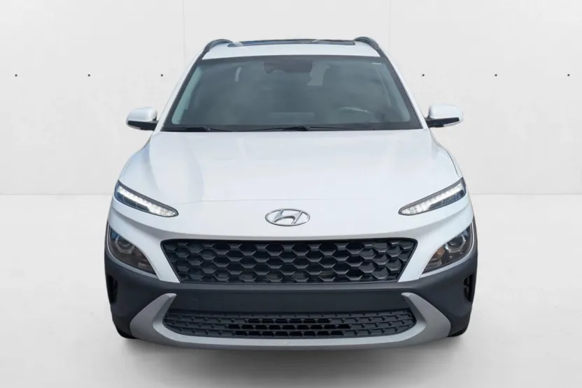 2022 Hyundai Kona SEL photo 1