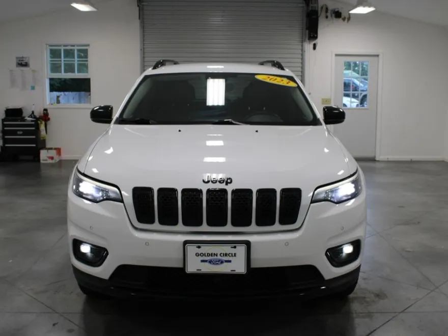 2023 Jeep Cherokee Altitude photo 1