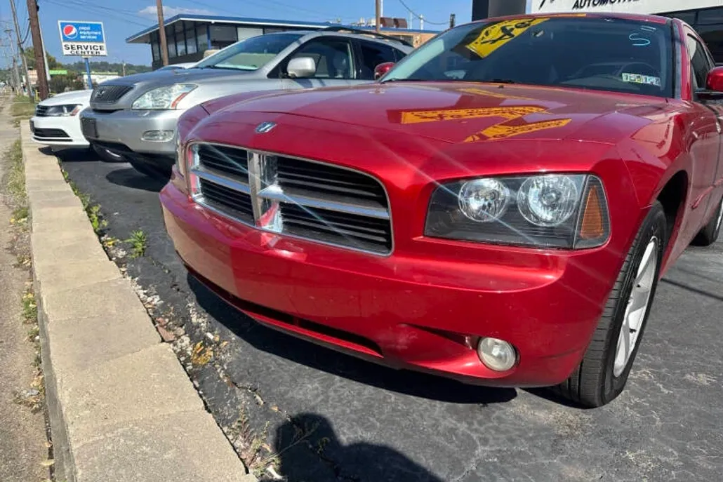 2010 Dodge Charger SXT photo 1