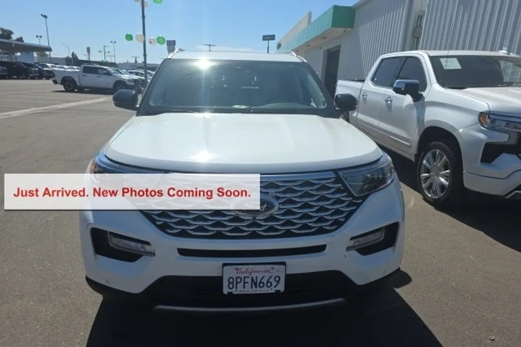 2020 Ford Explorer Platinum photo 1