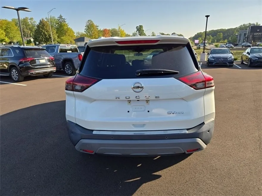 2021 Nissan Rogue SV photo 1