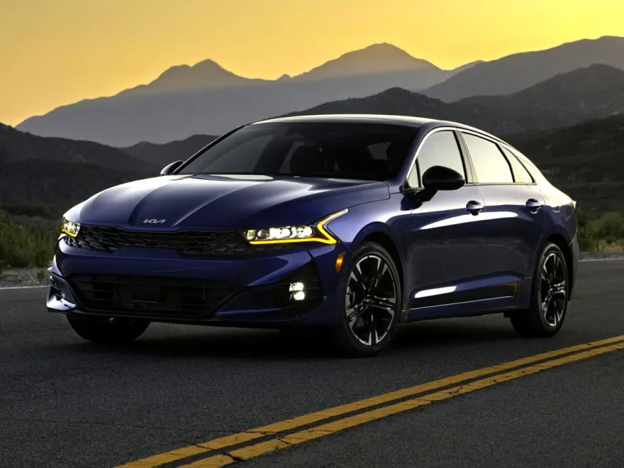2022 Kia K5 GT-Line photo 1