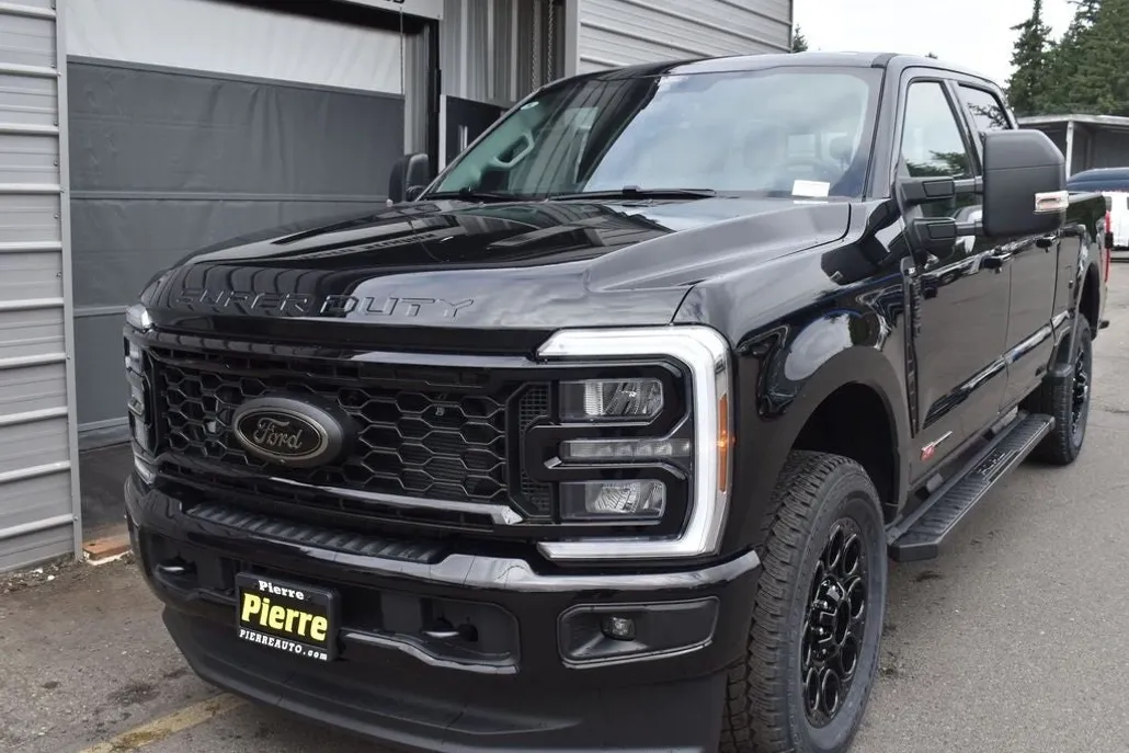 2025 Ford F-350 XLT photo 1
