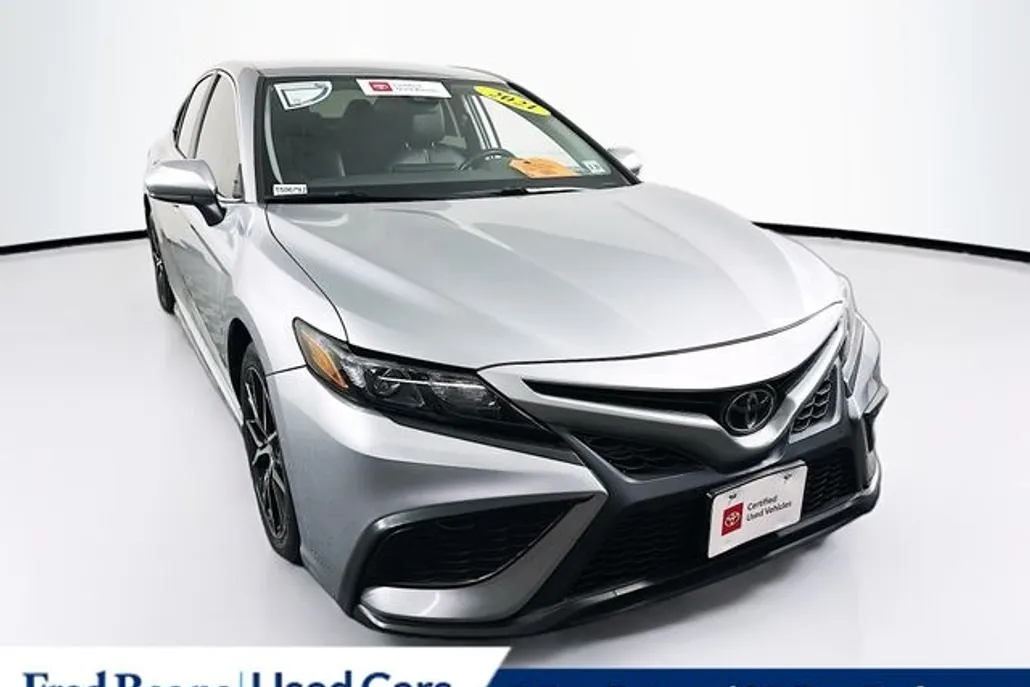 2021 Toyota Camry SE photo 1