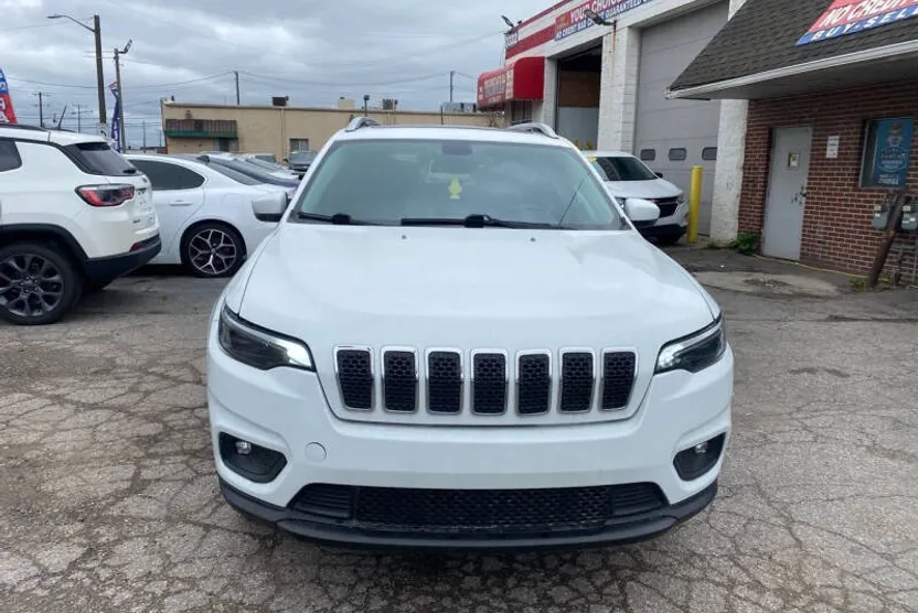 2019 Jeep Cherokee Latitude photo 1