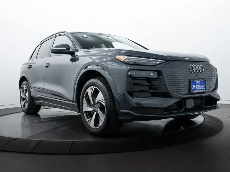 2025 Audi Q6 E-tron Premium Plus photo 1