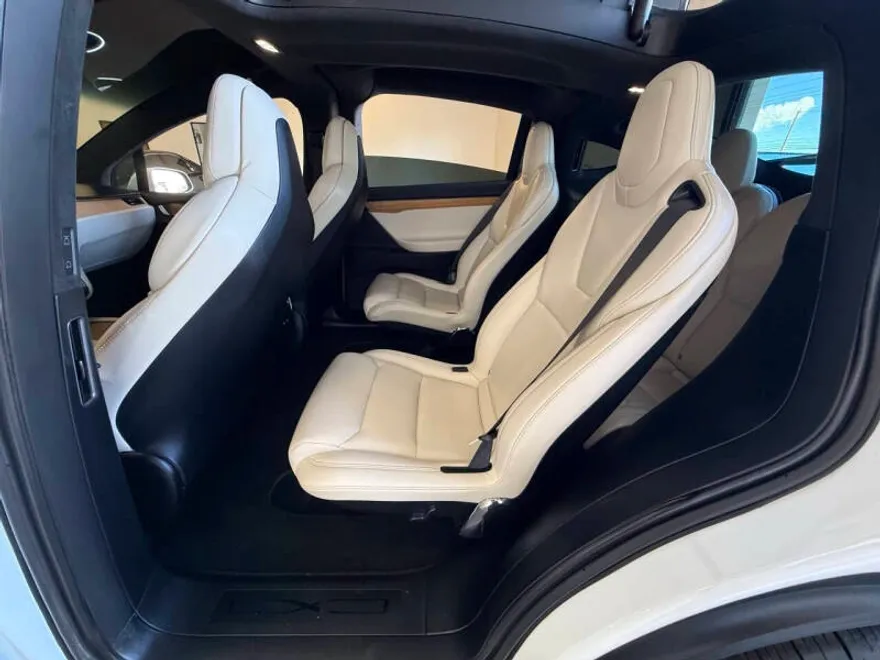2019 Tesla Model X Long Range photo 1