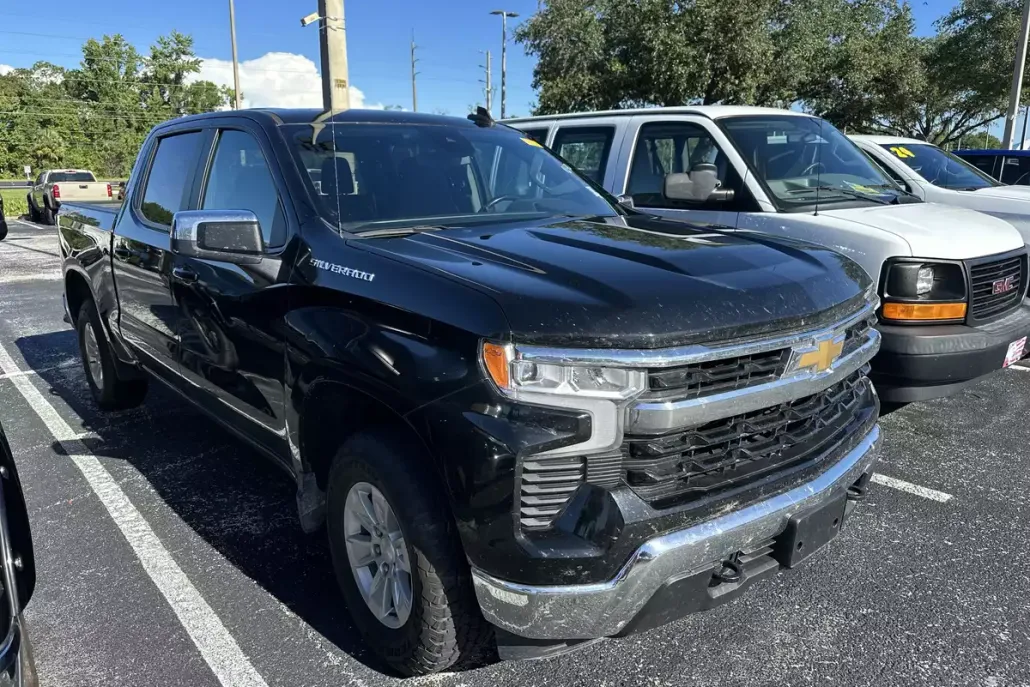 2022 Chevrolet Silverado 1500 LT photo 1