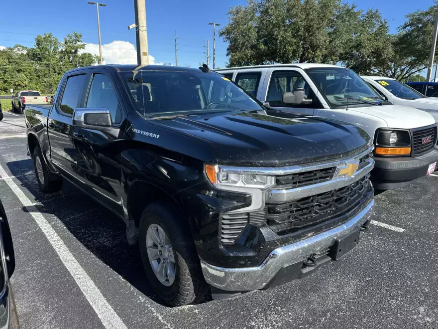 2022 Chevrolet Silverado 1500 LT photo 1