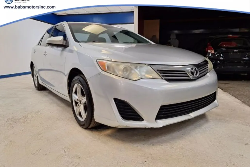 2012 Toyota Camry L photo 1