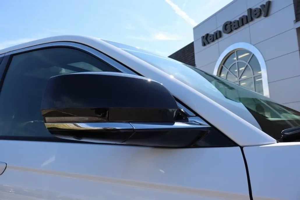 2025 Toyota RAV4 LE photo 1