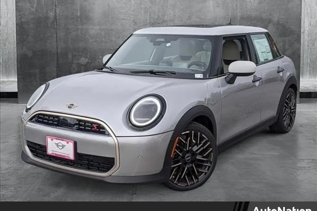 2025 Mini Cooper 4 Door Hardtop Signature photo 1