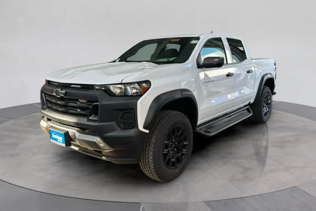2025 Chevrolet Colorado Trail Boss photo 1
