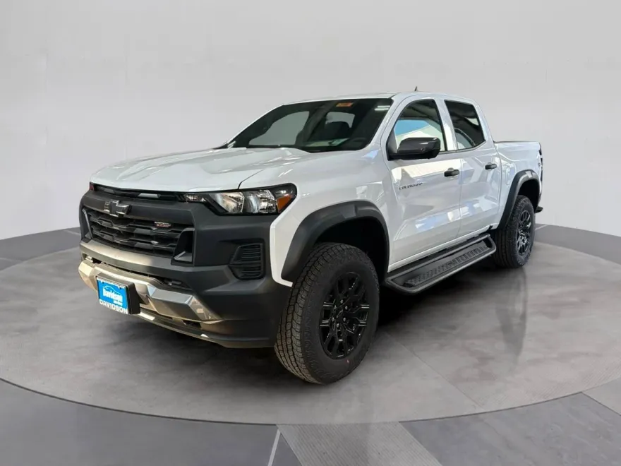 2025 Chevrolet Colorado Trail Boss photo 1