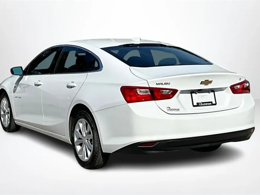 2023 Chevrolet Malibu 1LT photo 1