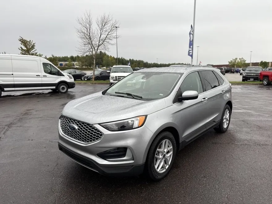 2024 Ford Edge SEL photo 1