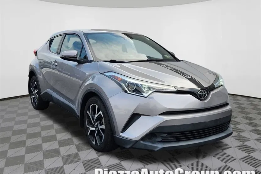 2018 Toyota C-HR XLE photo 1