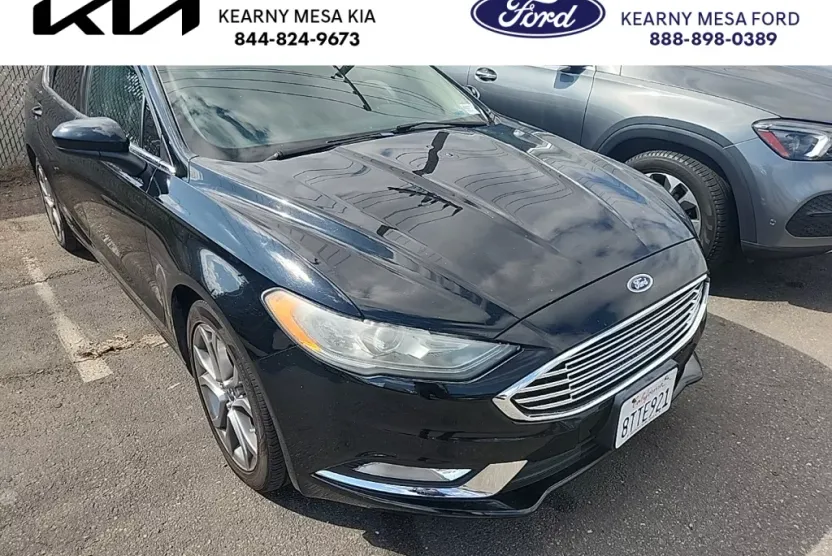 2017 Ford Fusion SE photo 1