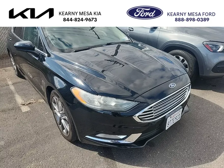 2017 Ford Fusion SE photo 1