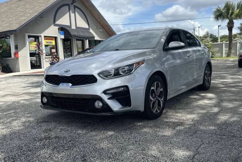 2020 Kia Forte LXS photo 1