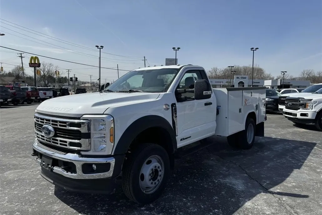 2024 Ford F-450 photo 1