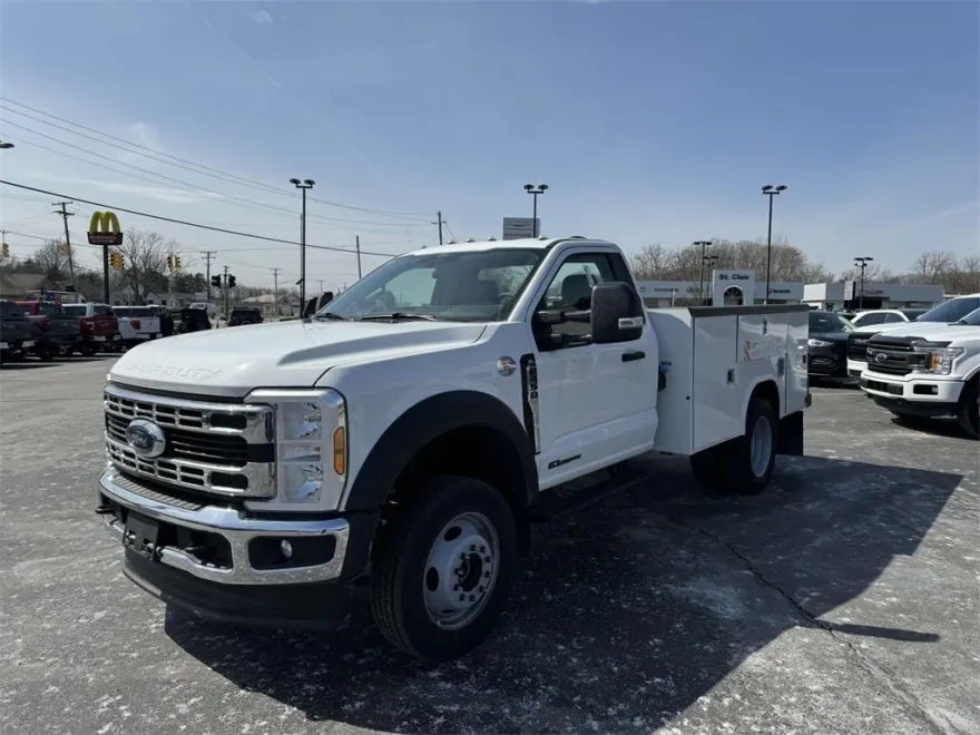 2024 Ford F-450 photo 1