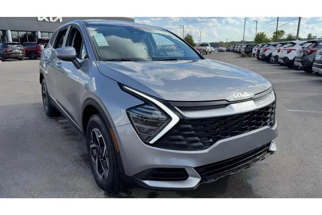 2025 Kia Sportage LX photo 1