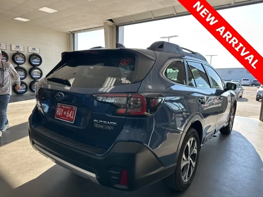 2022 Subaru Outback Limited photo 1
