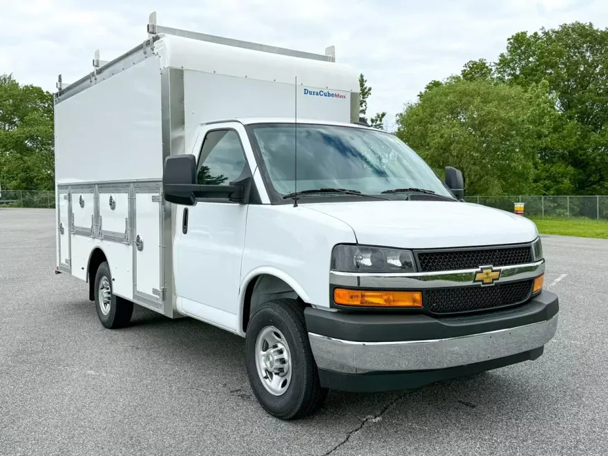 2025 Chevrolet Express 3500 Cutaway Van photo 1