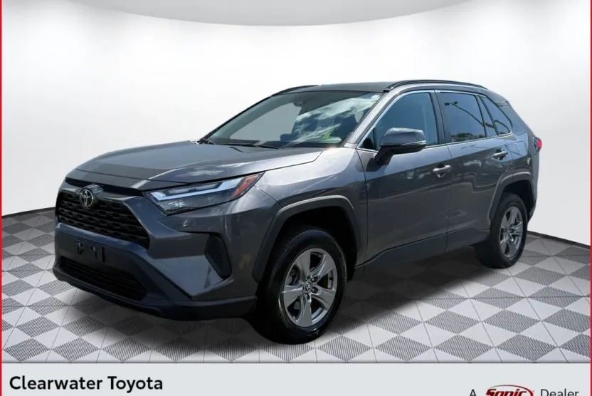 2024 Toyota RAV4 XLE photo 1