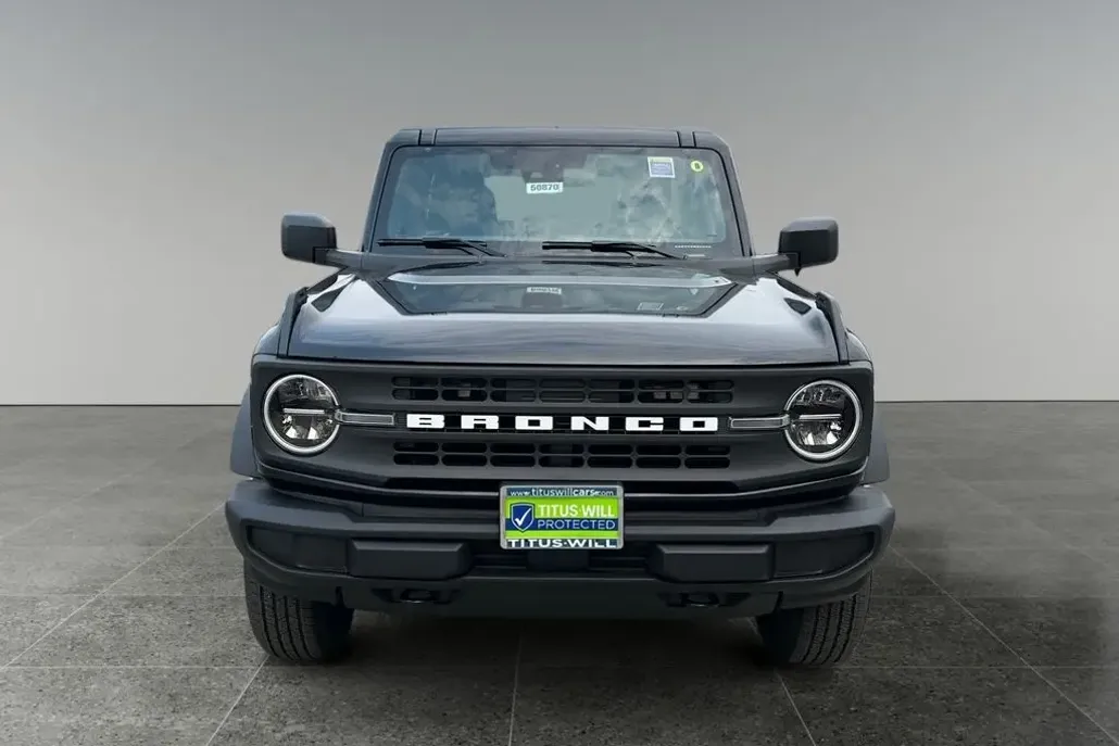 2025 Ford Bronco Base photo 1
