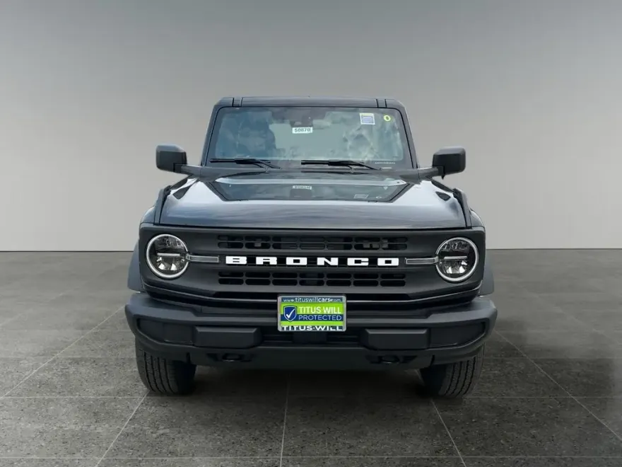 2025 Ford Bronco Base photo 1