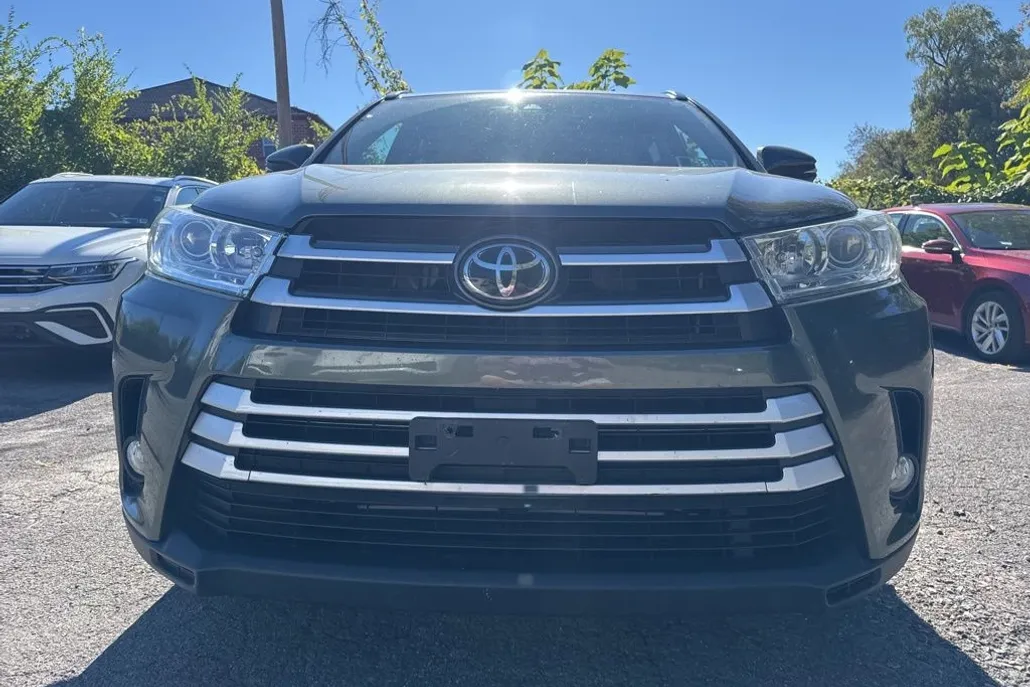 2017 Toyota Highlander SE XLE photo 1