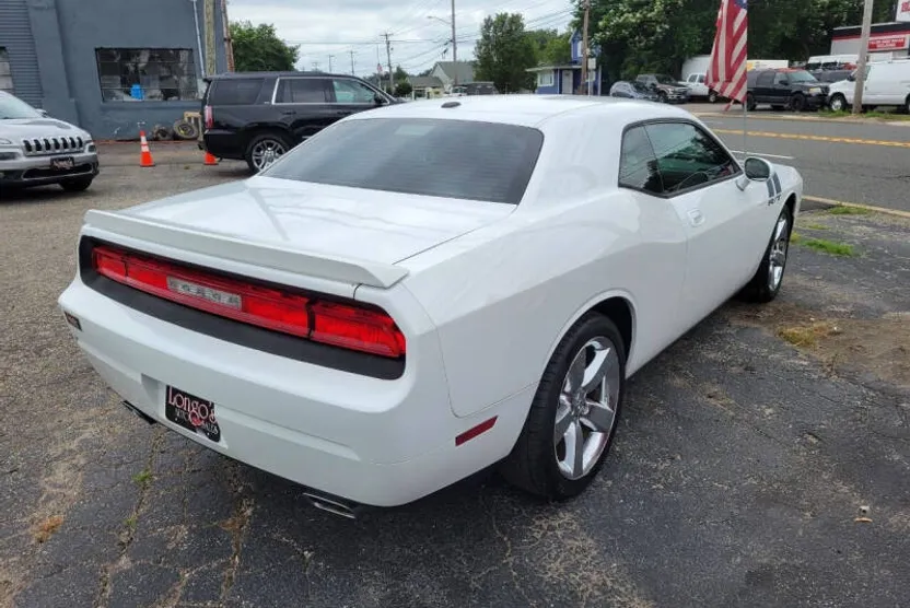 2010 Dodge Challenger R/T photo 1