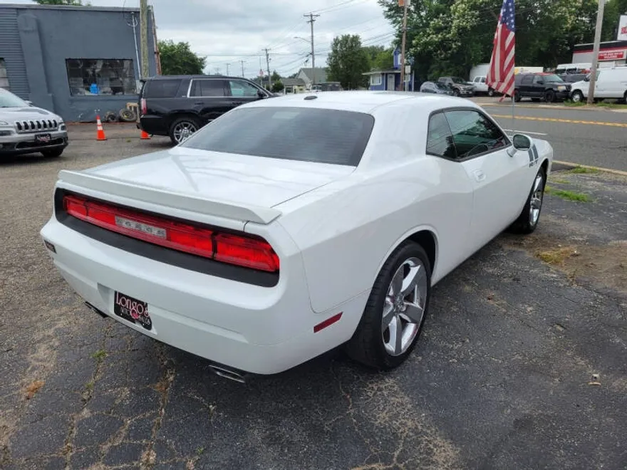 2010 Dodge Challenger R/T photo 1