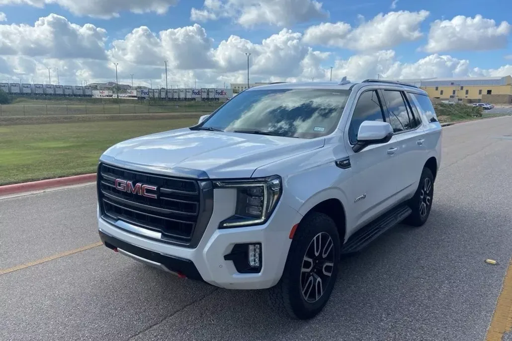 2022 Gmc Yukon AT4 photo 1