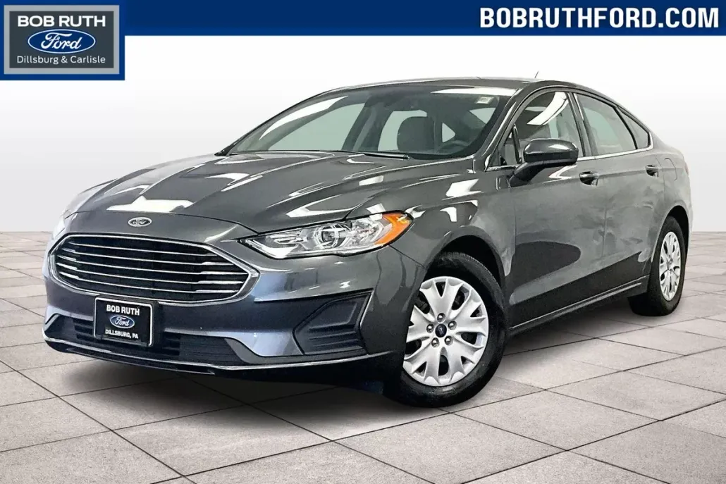 2019 Ford Fusion S photo 1