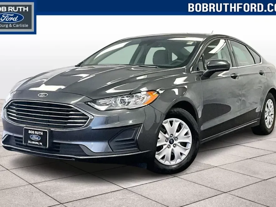 2019 Ford Fusion S photo 1