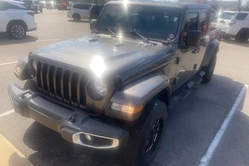 2022 Jeep Gladiator Sport S photo 1