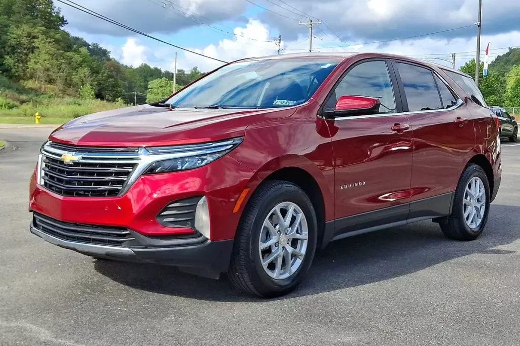 2023 Chevrolet Equinox LT photo 1